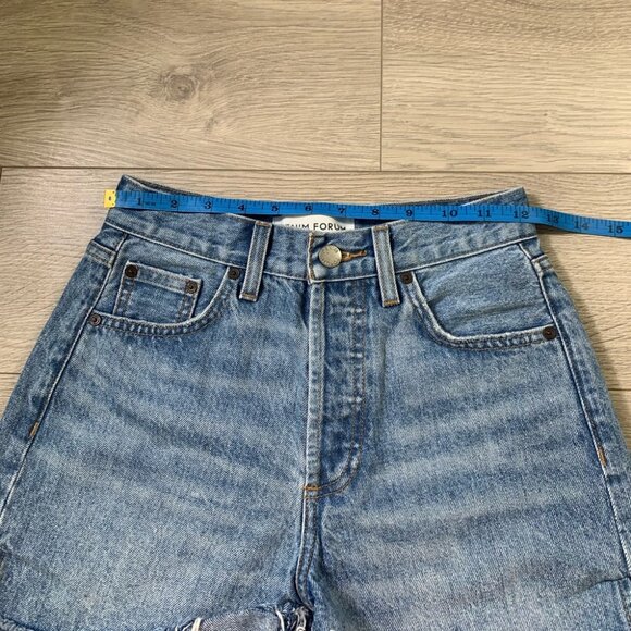 Aritzia Denim Forum The Farrah High Waisted Jean Denim Shorts - Picture 11 of 14